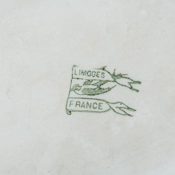 TVÄTTSERVIS, 3 dlr, tidigt 1900-tal, en del märkt Limoges, porslin.