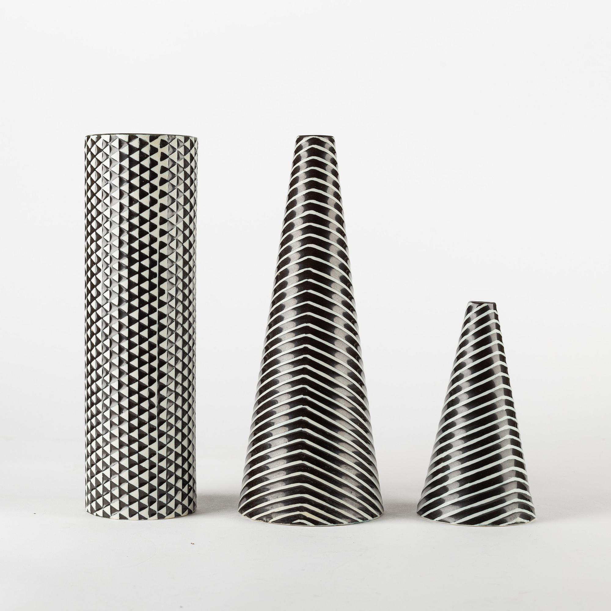 Stig Lindberg, a set of three stoneware 'Domino' vases, Gustavsberg.