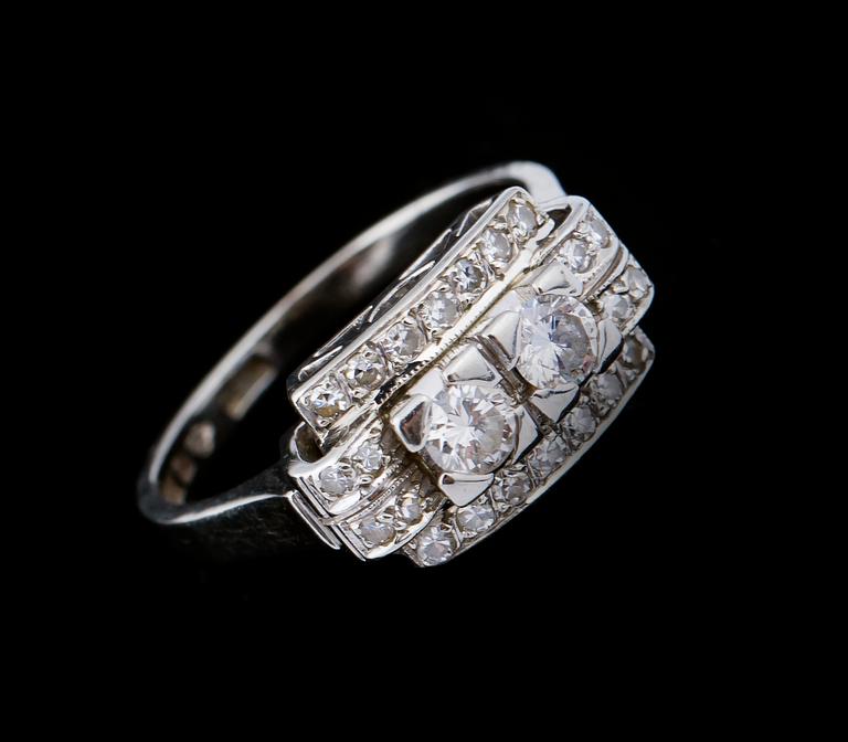 RING, 18 k vitguld, art déco, diamanter, enl gravyr ca 0.53 ct. G. Dahlgren, Malmö. Vikt ca 5 g.