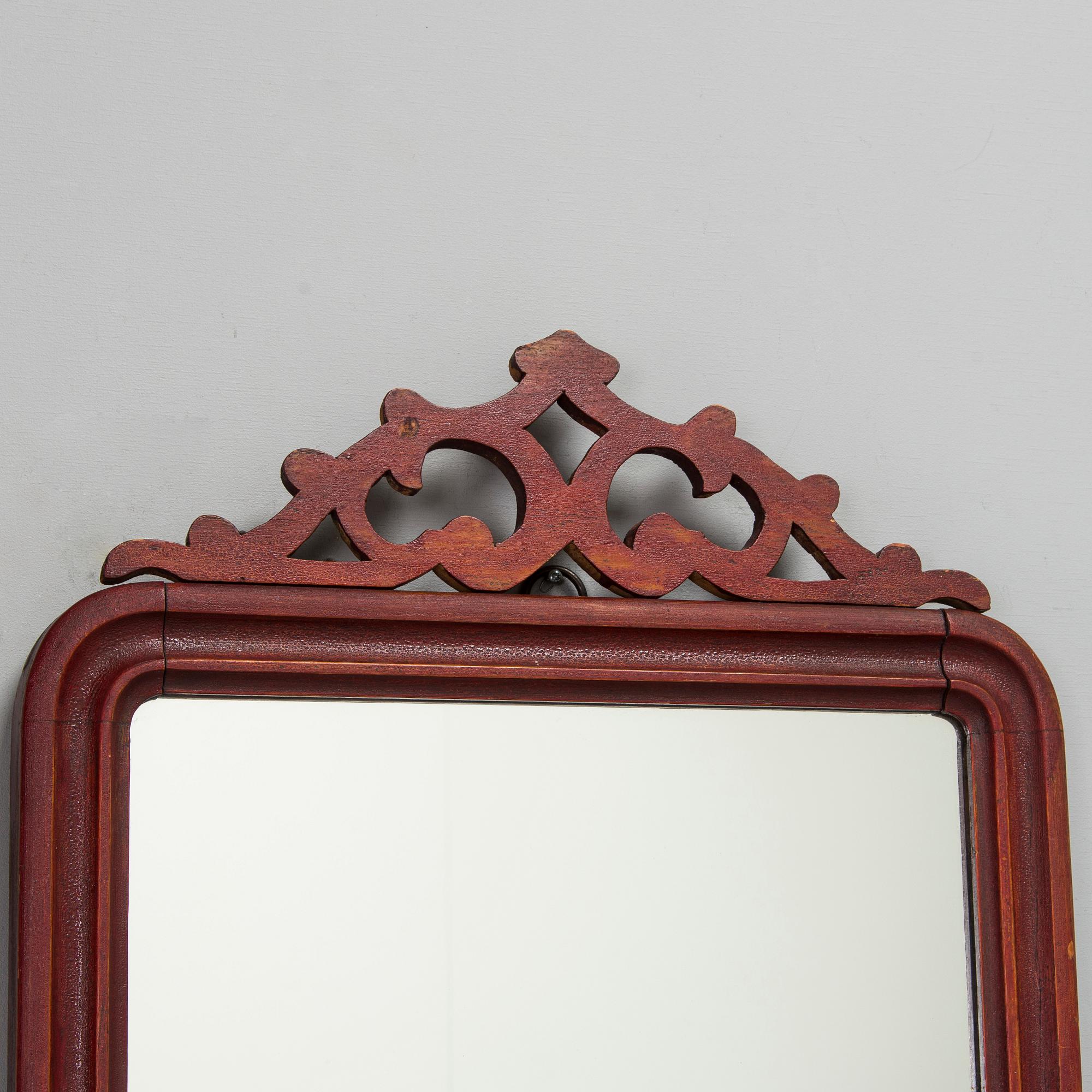 A Finnish mirror from the second half of the 19th century.