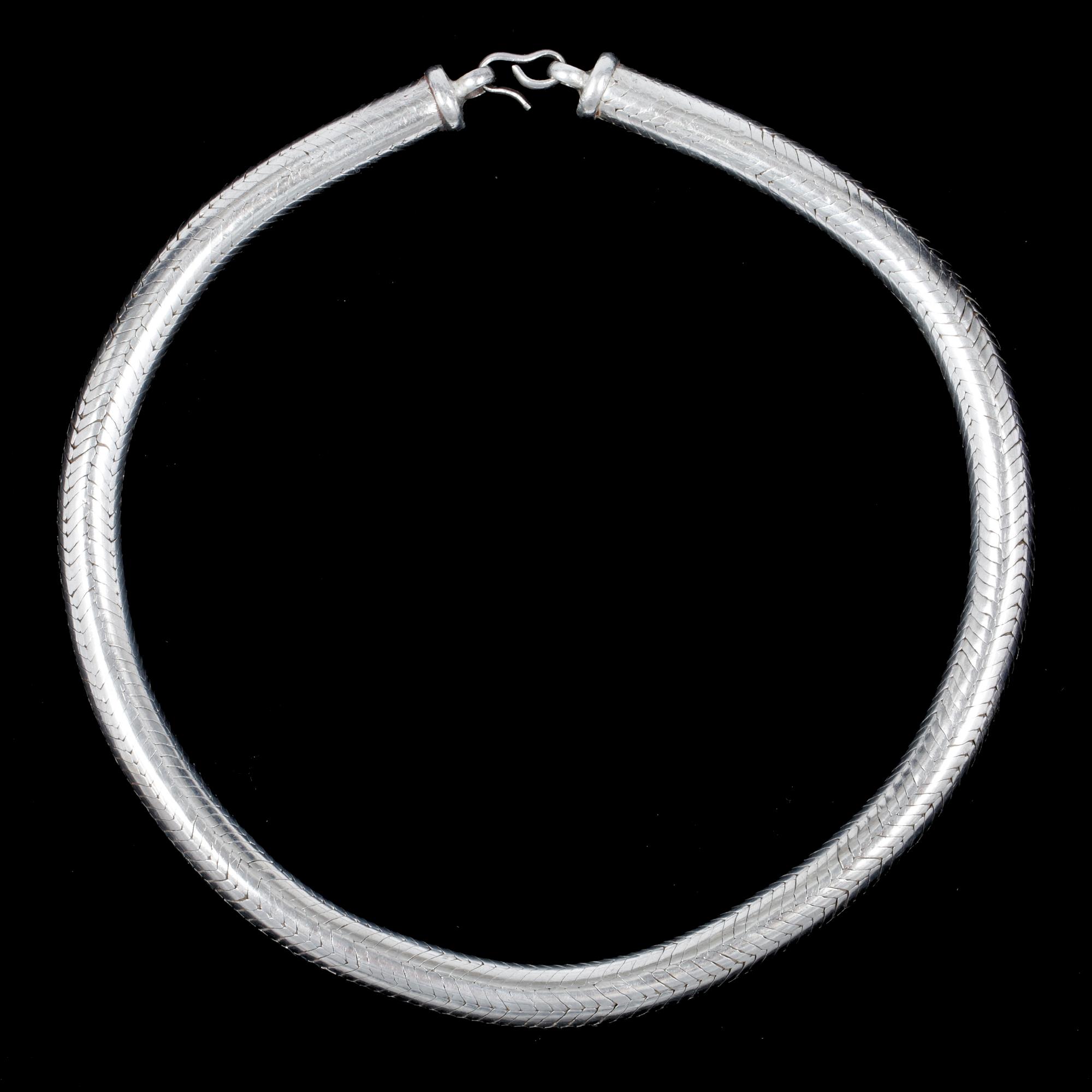 COLLIER, ormlänk, silver, 1900-tal. Vikt ca 336 g.