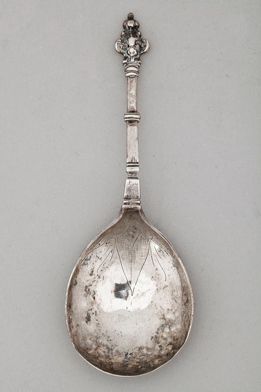 BRÄNNVINSSKED, silver, Hans Wiggman, verksam i Kalmar 1712-61. Vikt ca 24 gram.