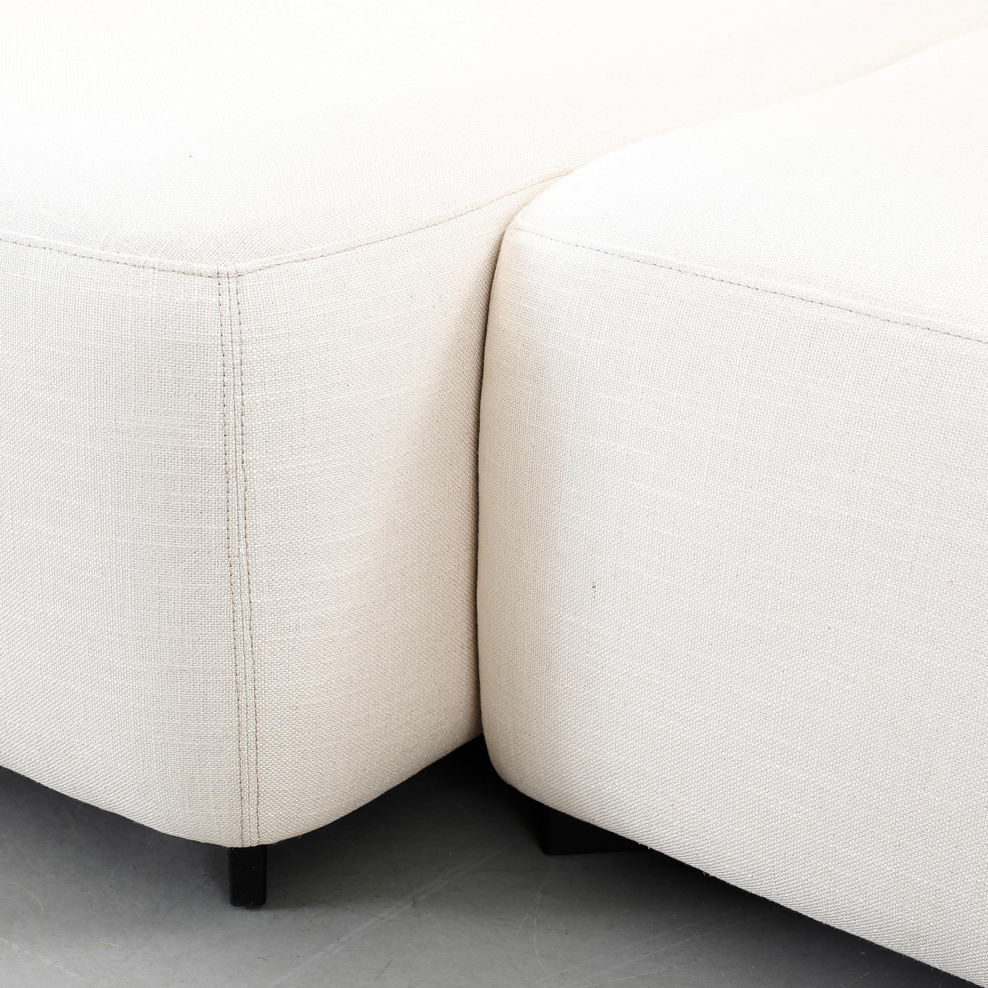 SOFFA, 2 delar, "Alphabet", Piero Lissoni för Fritz Hansen. Inköpt 2013/2014.