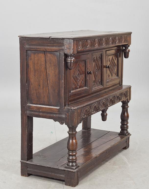 SKÅP. Barock, England, 1600-tal.