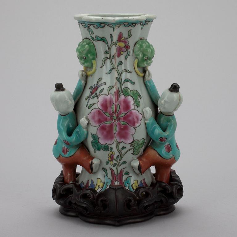 VAS, porslin, Kina (Qianlong 1735-1795).