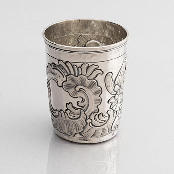 Bägare, silver, otydlig mästarstämpel, Moskva 1768.