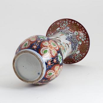 A Japanese porcelain vase, Meiji period (1868-1912).