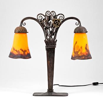 Bordslampa, Müller Freres, Luneville, Art Nouveau, Frankrike, 1900-talets första hälft.