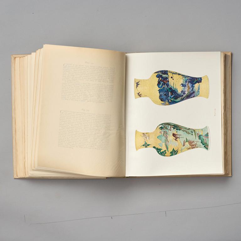 Edgar Gorer & J. F. Blacker, "Chinese Porcelain and Hardstones". Publ. Bernhard Quartich, London 1911.