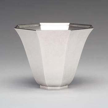 Wiwen Nilsson, an octagonal bell shaped sterling bowl, Lund 1964.