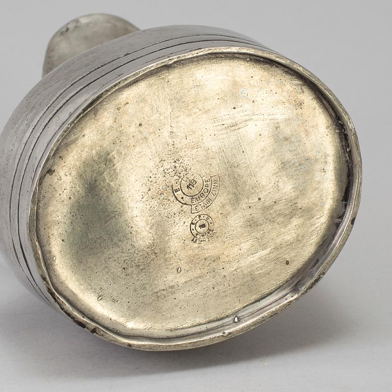 A Baroque style tinn jar, 1800-/1900s.