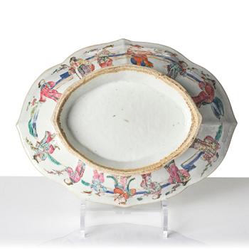 A group of three famille rose dishes, late Qing dynasty.