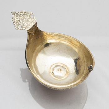 Kåsa, delvis förgyllt silver, Ryssland, tidigt 1600-tal. Renässans.