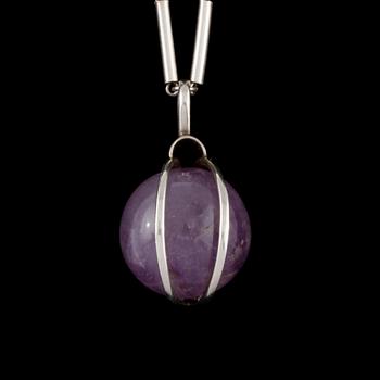 COLLIER, silver med kulformad ametist. Vikt 19 g.