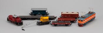 LOK, 2 st, samt VAGNAR 6 st, Märklin HO, 2853, 4843.