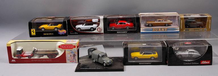 MODELLBILAR, ca 25 st, bl a Schuco och Dinky.