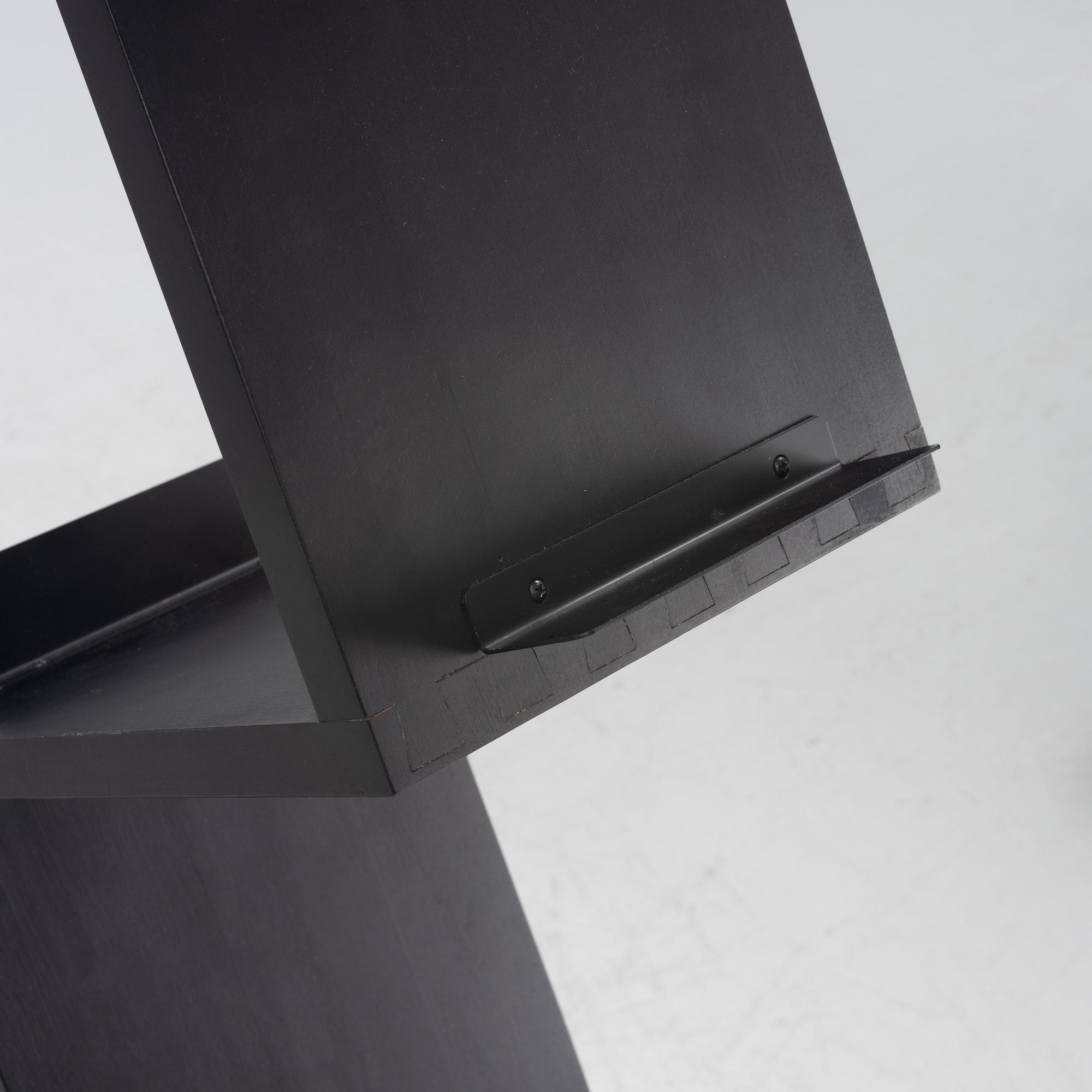 Jonas Bohlin, tidningshylla, "Zink", Källemo, formgiven 1984.