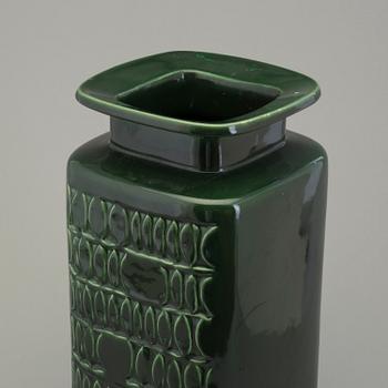 CHRISTINA FIEDLER, "Mistel" vas, keramik, Bo Fajans, 1900-talets andra hälft.