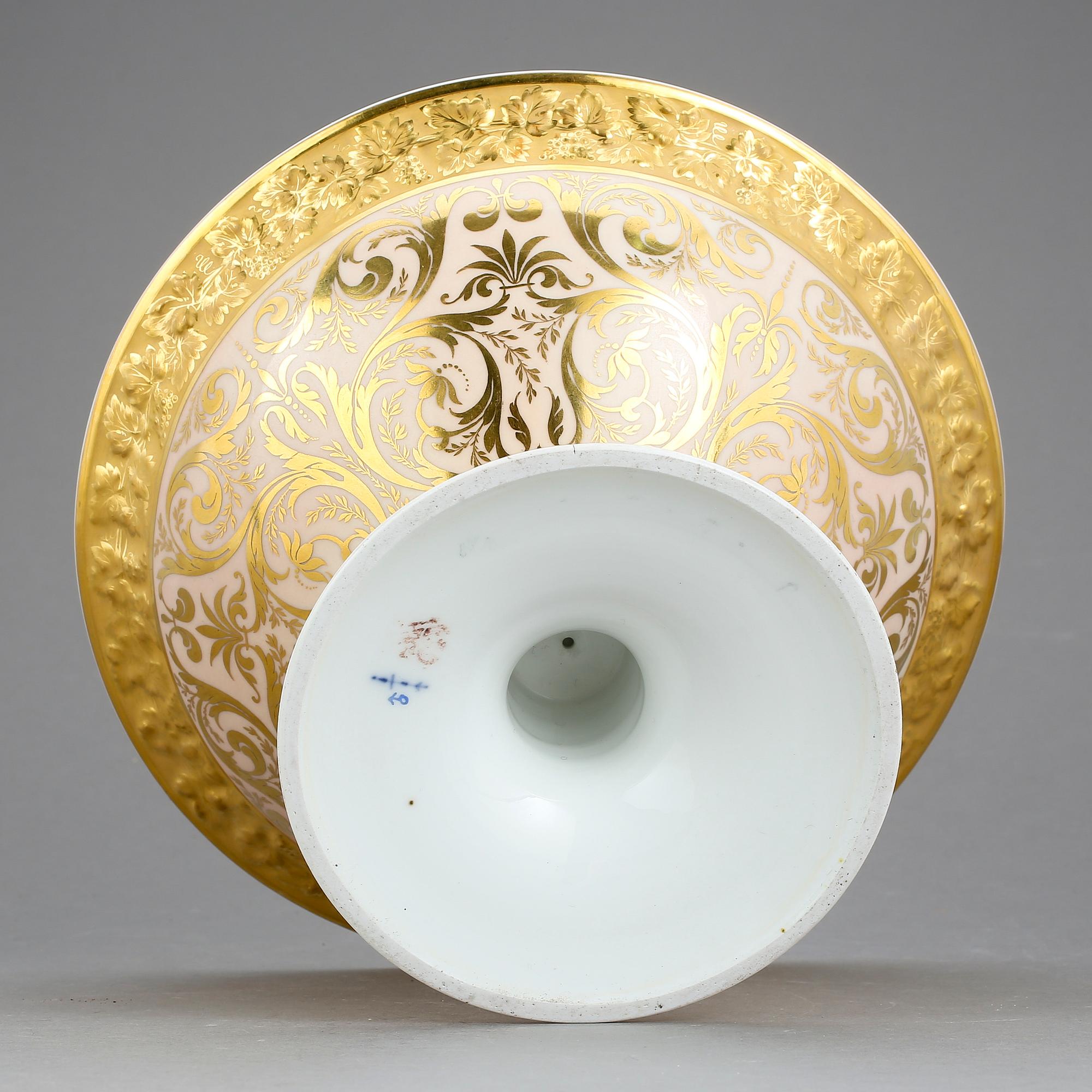 FAT PÅ FOT, sk. Tazza, Berlin, 1830-tal.
