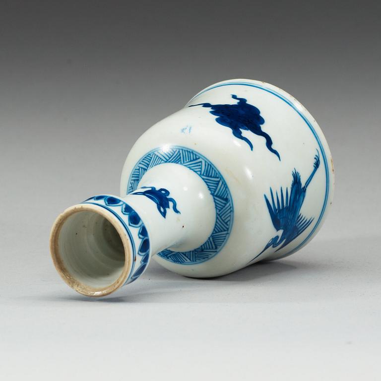 VAS, porslin. Qing dynastin, Kangxi (1662-1722).