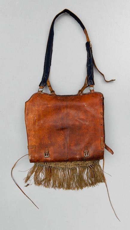 JAKTVÄSKA, läder och skinn, 1800-/1900-tal.