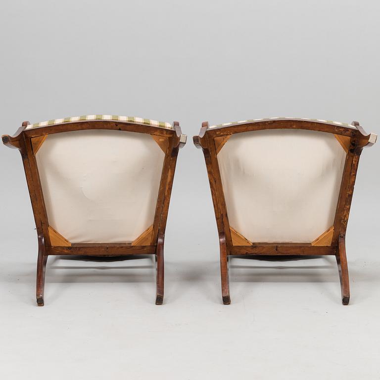 Karmstolar, ett par, Ryssland ca 1820-40-tal.