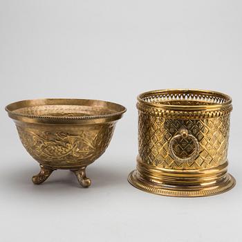 YTTERFODER, 2 st , MÄSSING, 1900-TAL.