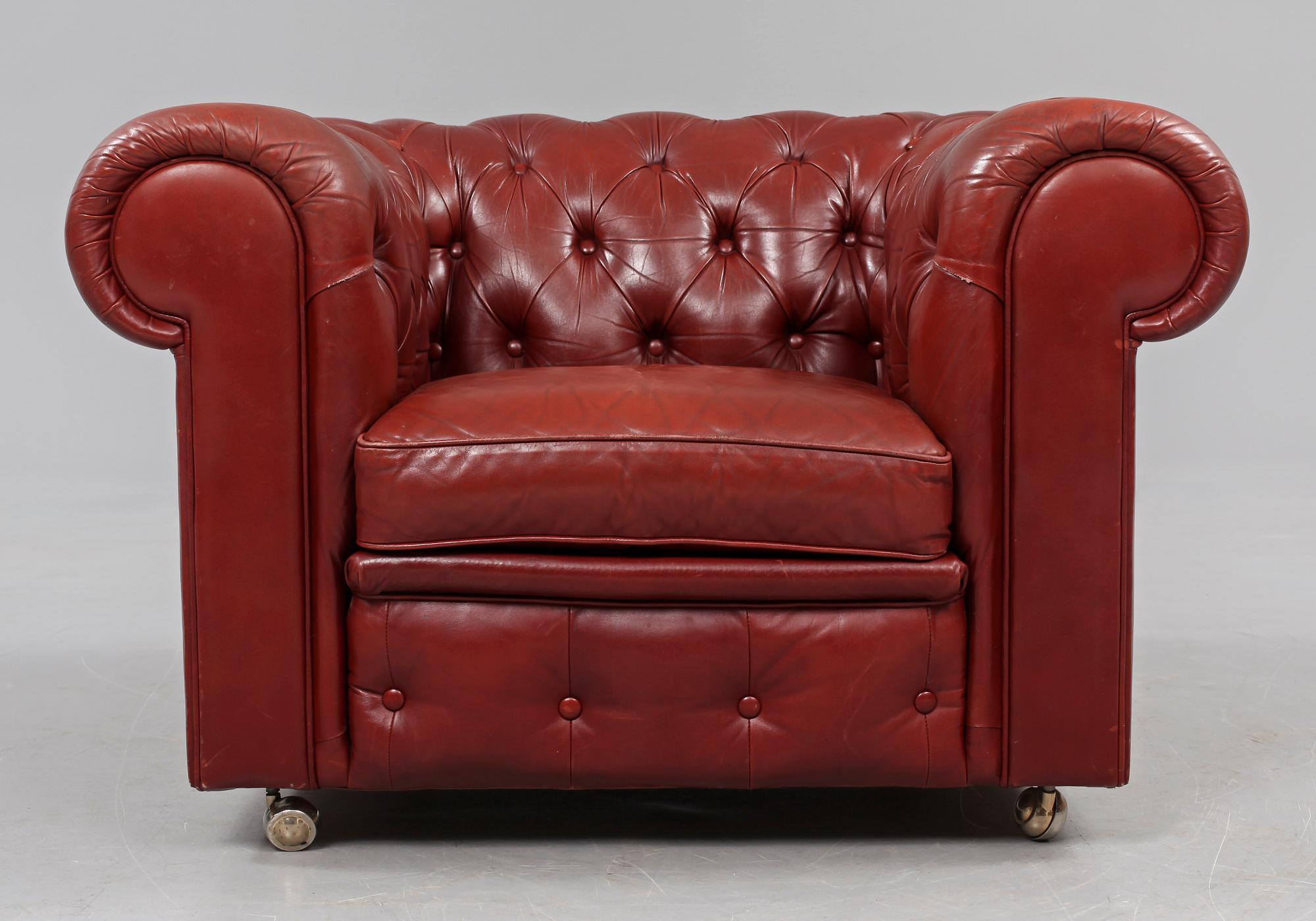 FÅTÖLJ, Chesterfieldmodell, 1900-talets andra hälft.