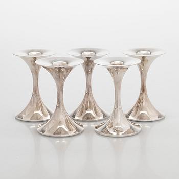 Tapio Wirkkala, kynttilänjalkoja, 5 kpl, hopeaa, "Trumpetti", Kultakeskus, Hämeenlinna 1996-2011.