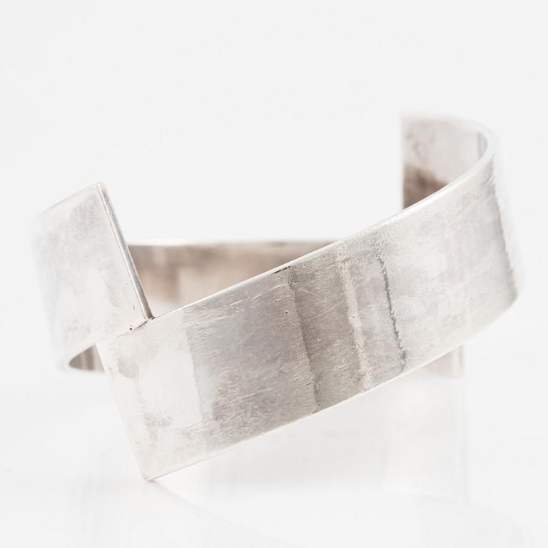 Armring, stel, silver, Studio Johan Dahlbäck, Göteborg 1991.