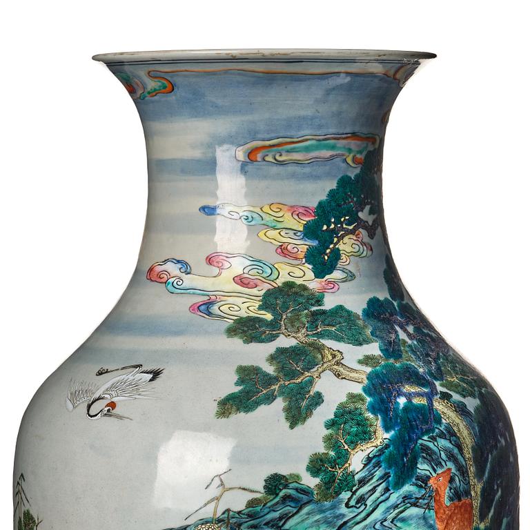 A large famille rose vase, Qing dynasty, circa 1800.