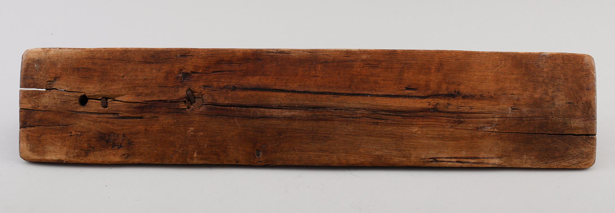 MANGELDON, skuret trä, daterad Warmsätra 1756.