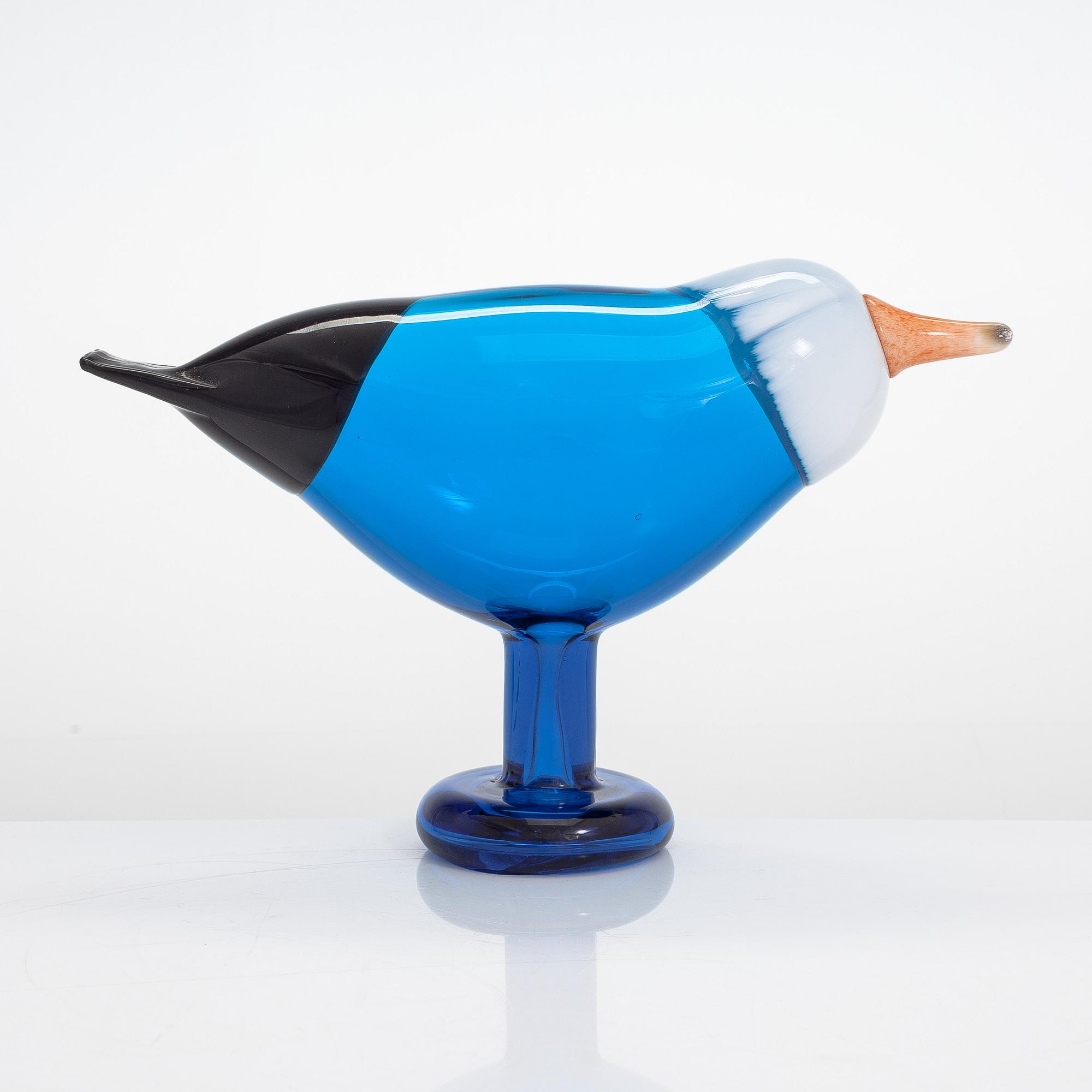 Oiva Toikka, a glass bird, signed O. Toikka Nuutajärvi.