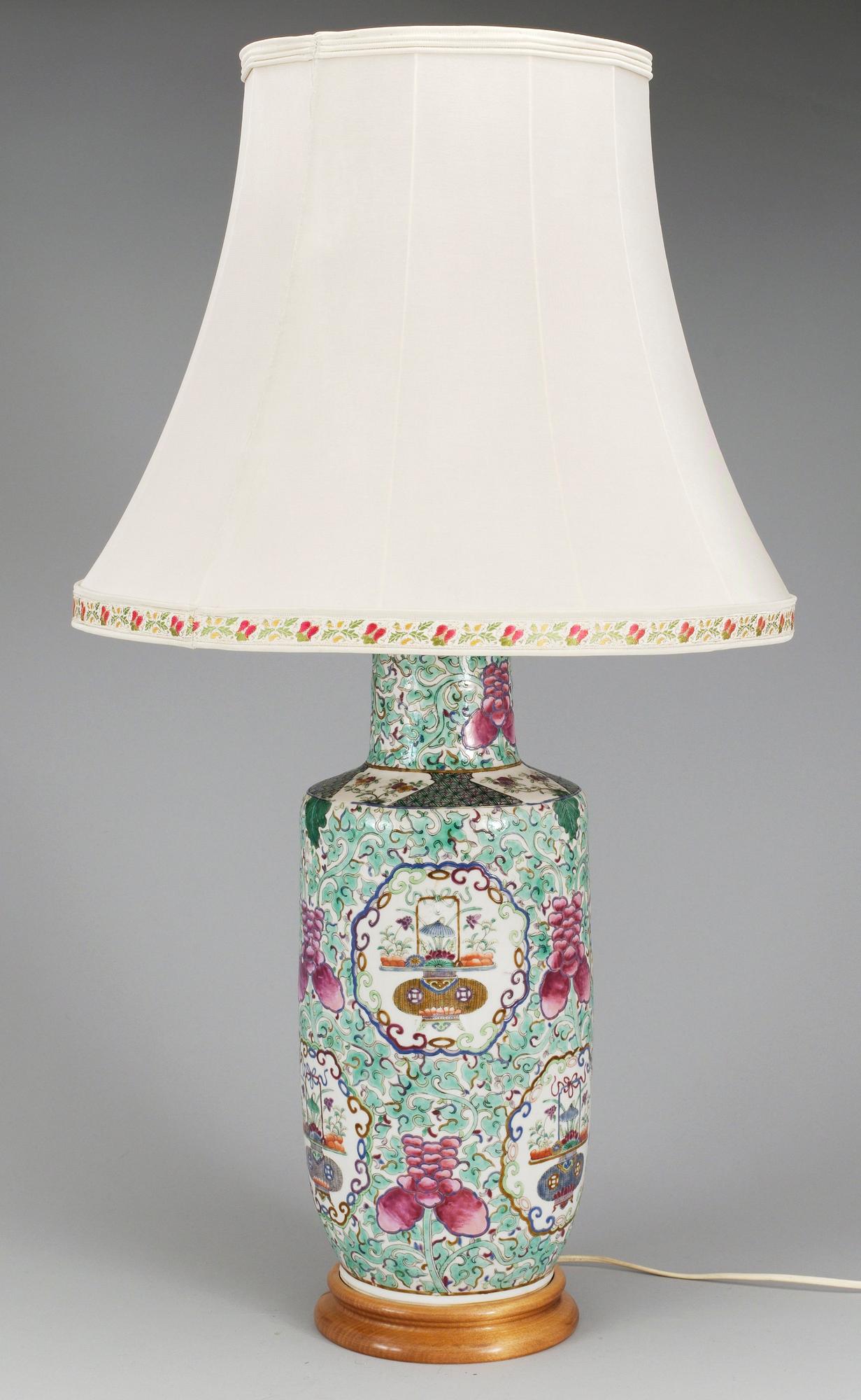 BORDSLAMPA, porslin. Kina.