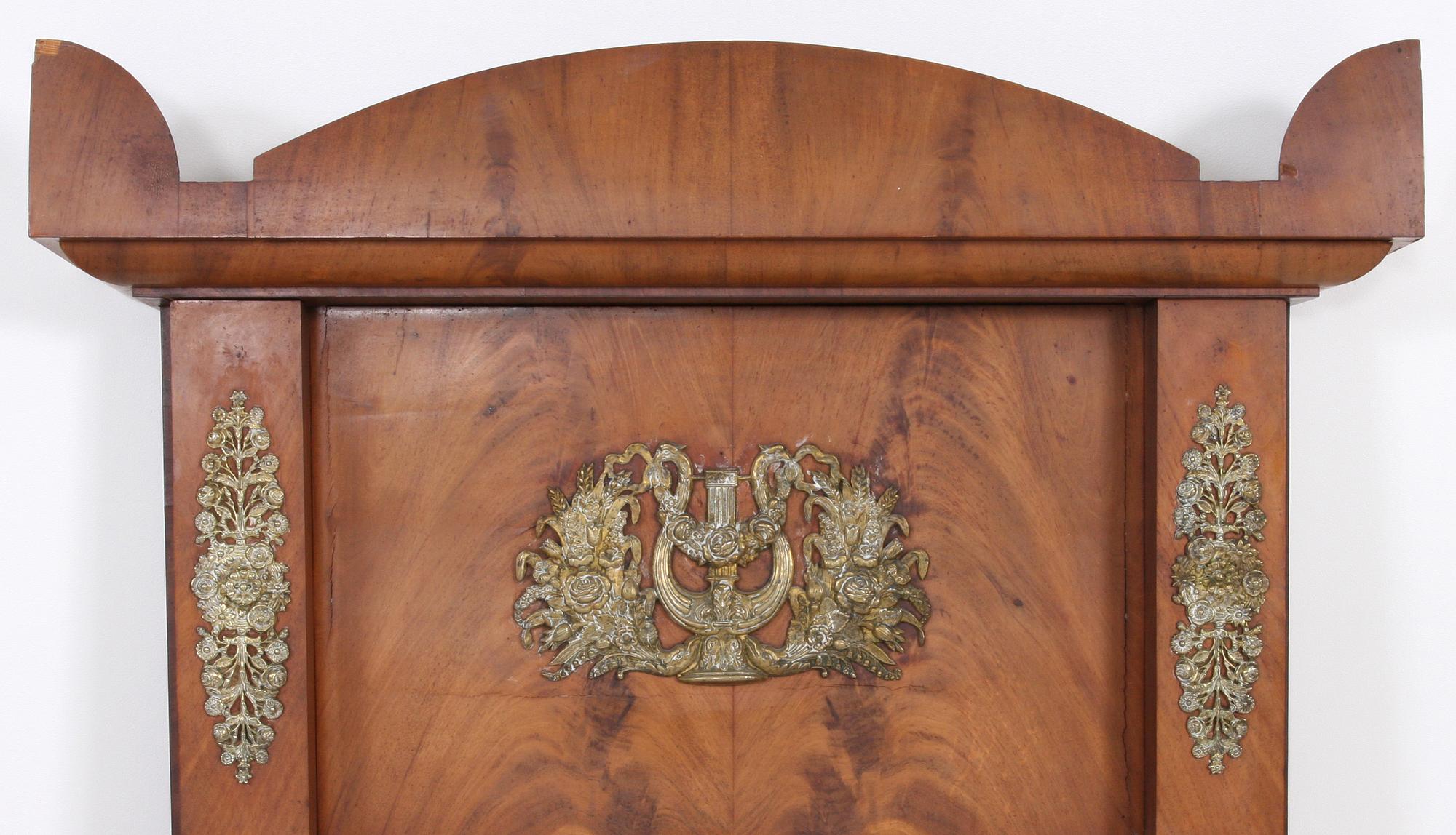 SPEGEL samt KONSOLBORD, Karl Johan/Karl Johan-stil, 1800-tal.