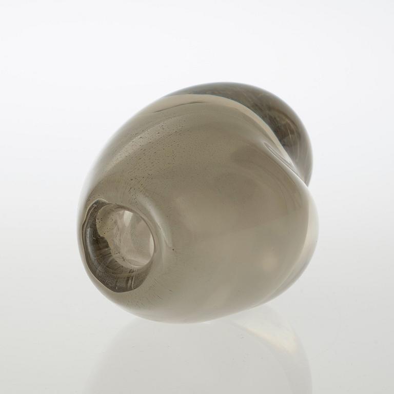 A Gunnel Nyman glass vase, Nuutajärvi, Notsjö, Finland 1949-51.