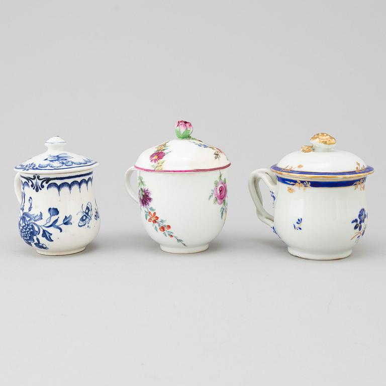 A lot of 3 custard cups, cup and a dish, 18th century and newer.