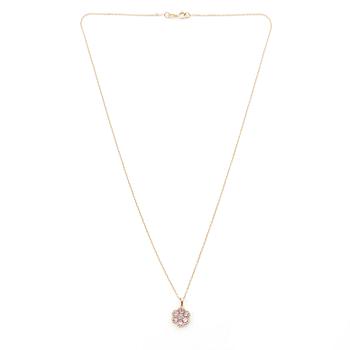 Collier, 18K guld med hänge i form av blomma med rosa safirer, vit mittsten och små diamanter.