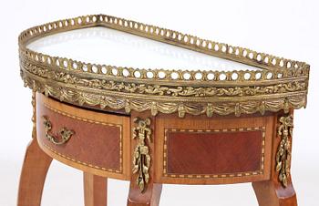 KONSOLBORD, Louis XV-stil, 1900-tal.