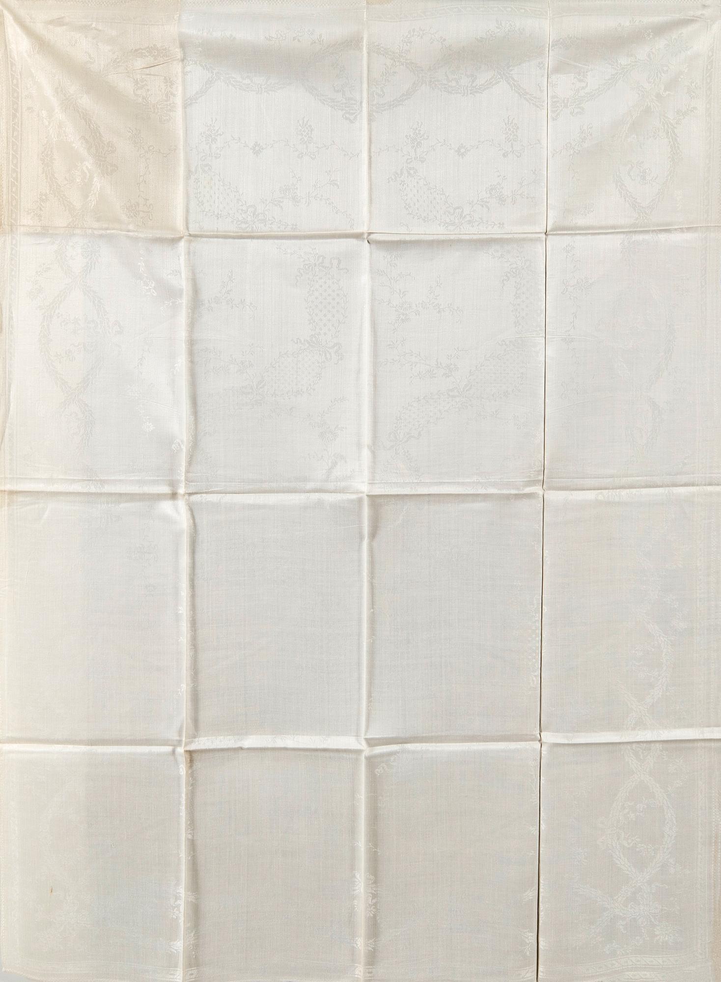 Napkins, 15 pcs, first half of the 20th century, damask, approx. 110x80 cm.