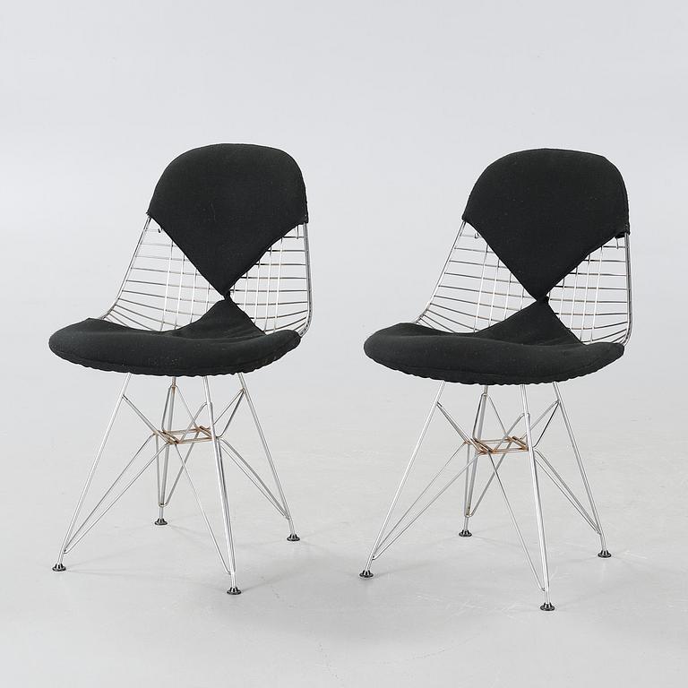 A pair of chairs, "DKR", by Charles & Ray Eames for Herman Miller, USA, around mid 20th century.