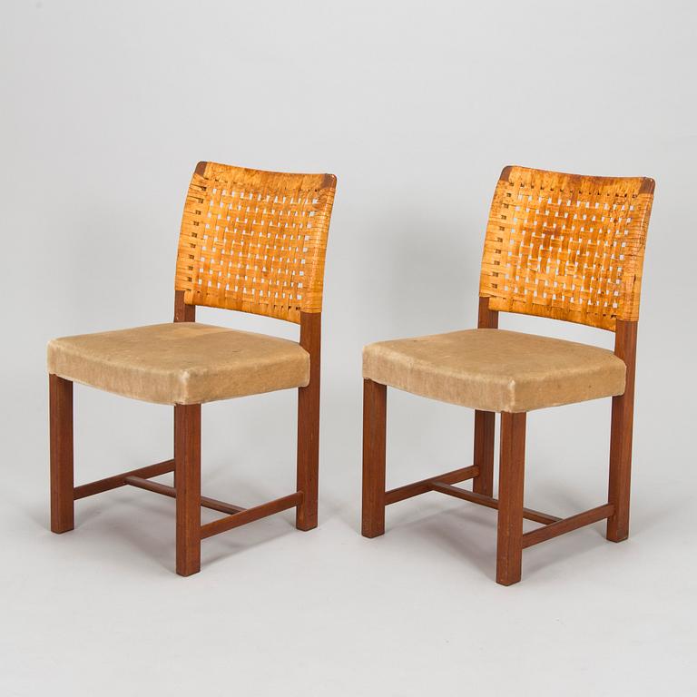 Carl Gustaf Hiort af Ornäs, eight mid-20th century 'Näyttely' chairs for  Huonekalu Mikko Nupponen Oy, Lahti.