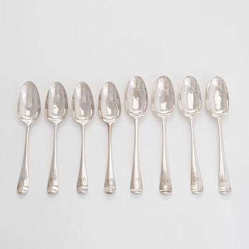 Eight 1760s table spoons in sterlingsilver, maker's mark of Joseph Cullen, Dublin 1767 and W.C, London 1761.