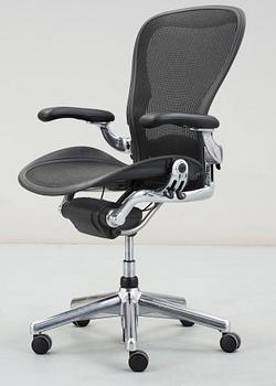 SKRIVBORDSSTOL, "Aeron", Donald Chadwick och Bill Stumpf, Herman Miller, formgiven 1994.