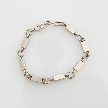 Wiwen Nilsson, Necklace and bracelet, sterling silver Lund 1948.