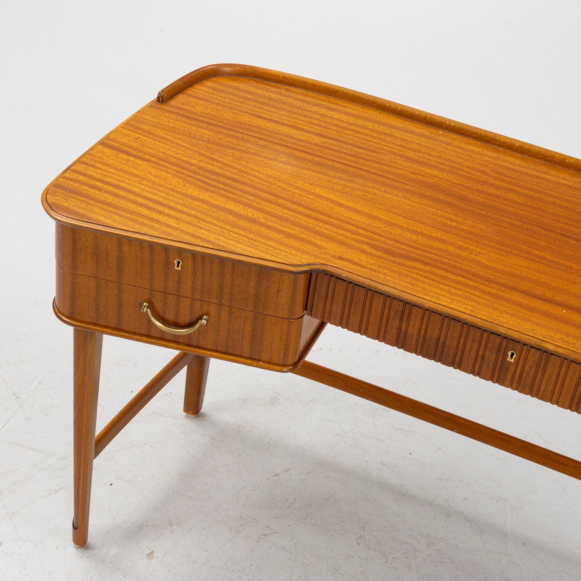 A Swedish Modern dressing table and a stool, AB Förenade Möbelfabrikerna, Linköping, 1940's.