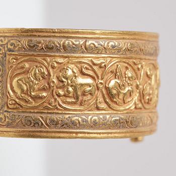 A possibly Byzantine gold armband.