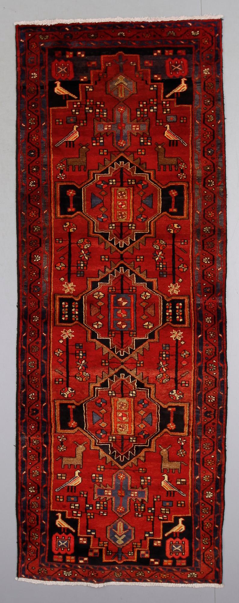 MATTA, Hamadan, 288 x 105 cm.