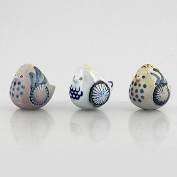 Lisa Larson, skulpturer, 8 st, småfåglar, stengods, Gustavsberg.