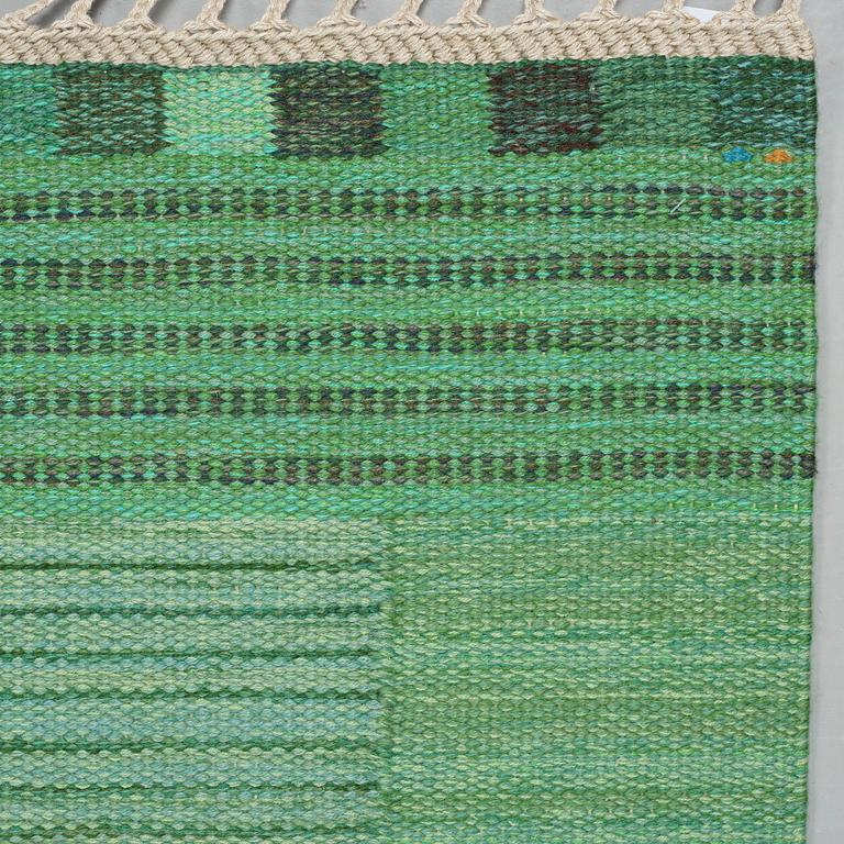 Marianne Richter, CARPET. "Fasad Grön". Flat weave. 273,5 x 236,5 cm. Signed AB MMF MR.